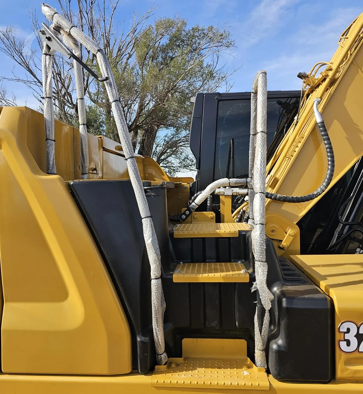 2022 Caterpillar 320GC Excavator