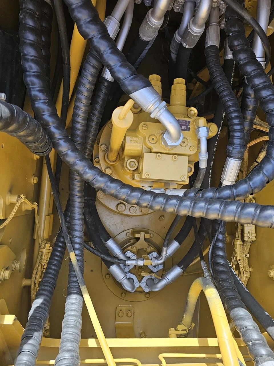 2022 Caterpillar 320GC Excavator